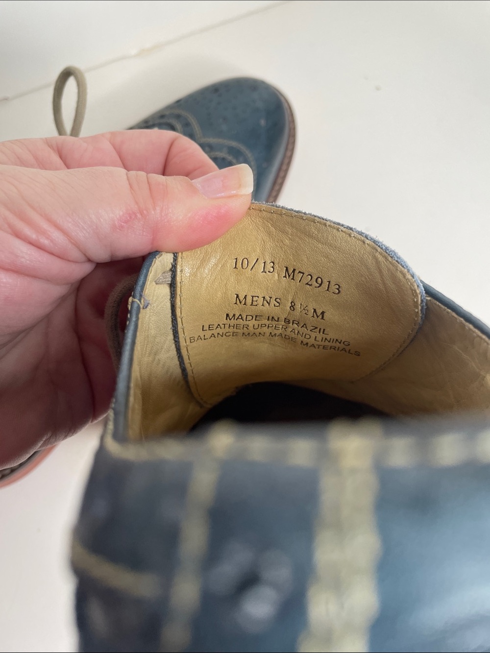 Men’s 1901 leather wing tip blue oxfords size 8.5 M with white stitching GUC - Picture 4 of 7
